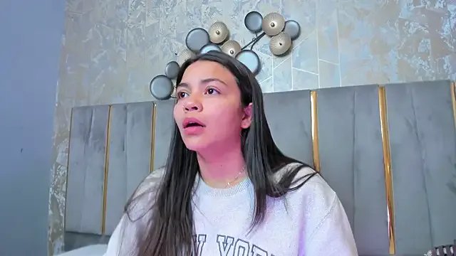 KimDevinne on StripChat