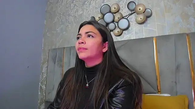 KimDevinne on StripChat