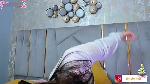 KimDevinne on StripChat