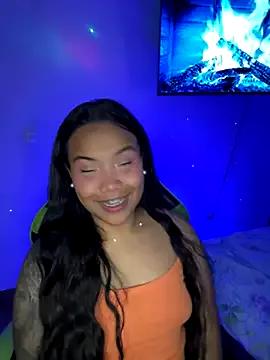 leila_22 on StripChat 