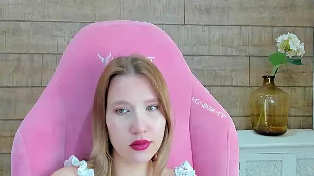 LiliLinn on StripChat 