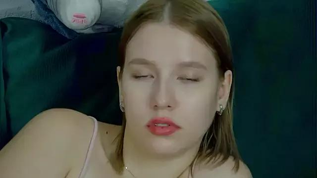 LiliLinn on StripChat 