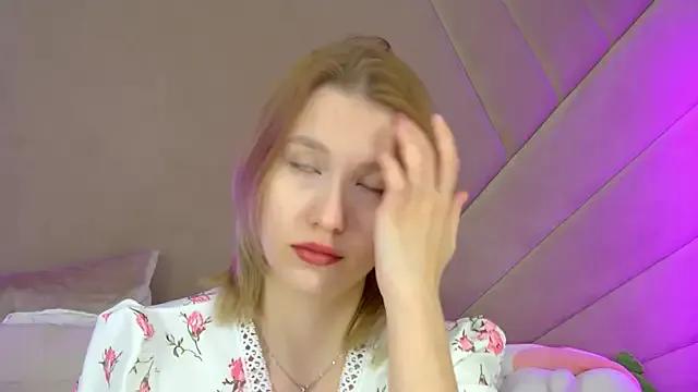 LiliLinn on StripChat 