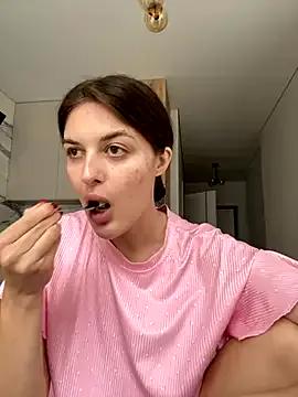 little_belucci on StripChat 