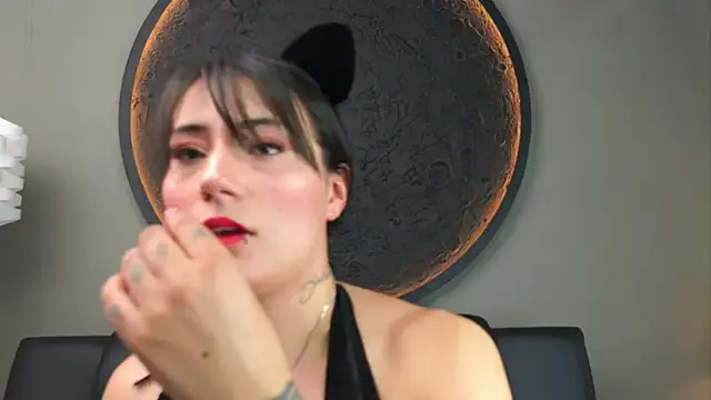 miss_sharlotte18 on StripChat