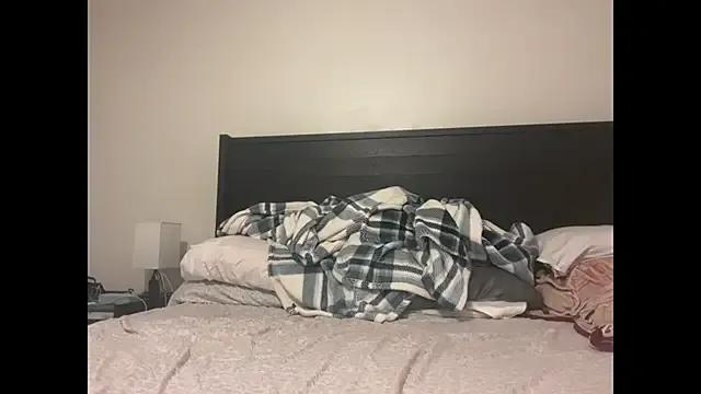 QueenLolaX on StripChat 