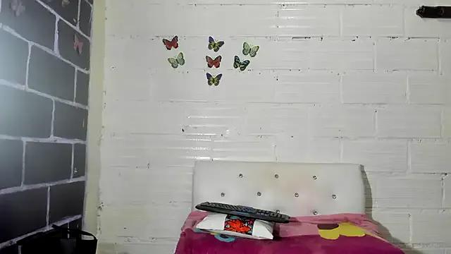 sarasandle on StripChat 