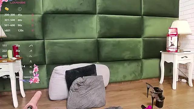 SelenSummer on StripChat 