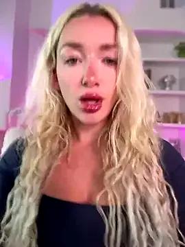 SerenaCloud on StripChat 