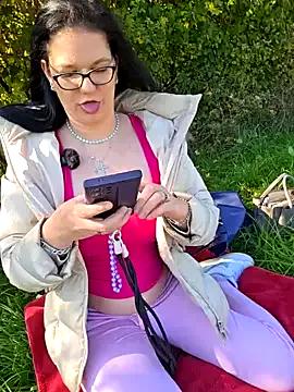 Swiss_Lady on StripChat 