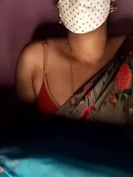 tuttifrutti17 on StripChat 