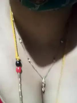 tuttifrutti17 on StripChat 