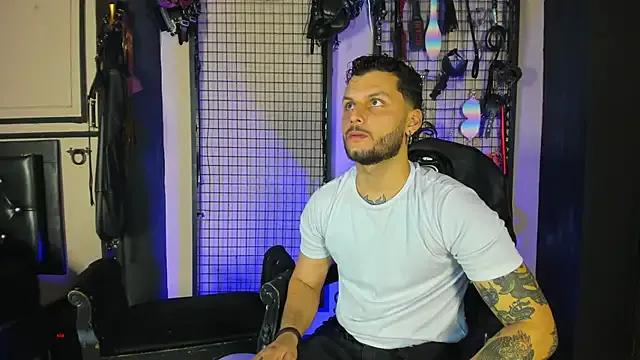 Twisted_Fantasy — streptease