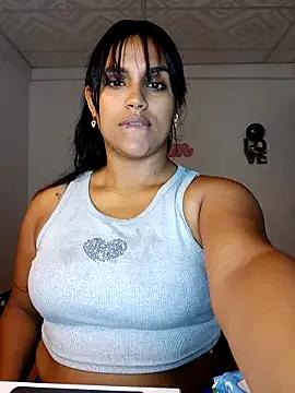 victoria_roussee — Twerking + oils in ass