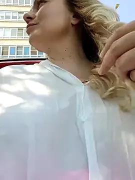 Photos of Bondgirl_013 from StripChat is Freechat