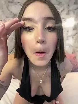 Photos of Im_Manu from StripChat is Freechat