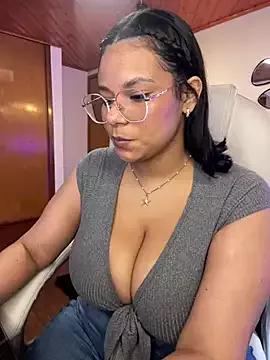 Photos of Isabella_boobd from StripChat is Freechat