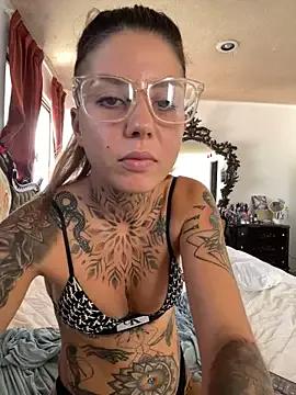 Photos of Izy_cute_ from StripChat is Freechat