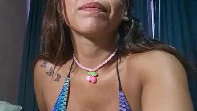 Photos of SamiiBigboobs from StripChat is Freechat
