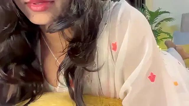 Photos of Wow-nisha from StripChat is Freechat